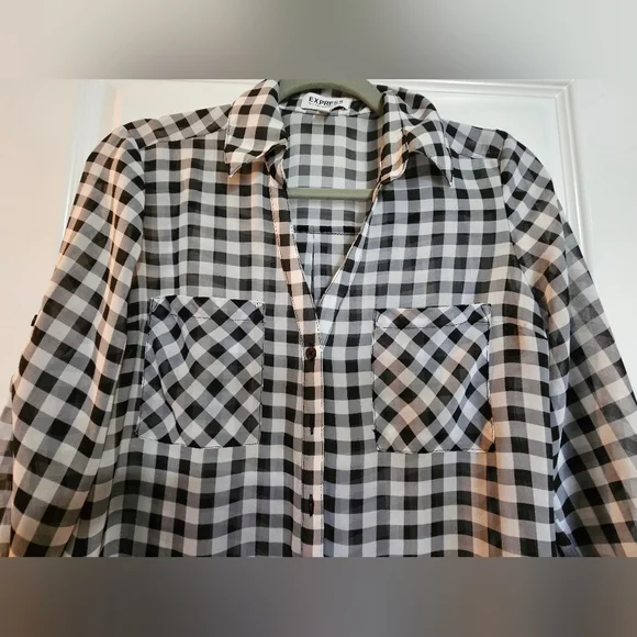 Express Black and White Checkered Blouse, size Small. Never worn! - Picture 2 of 8